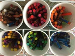 how to organize crayons