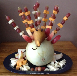 Thanksgiving turkey appetizer with fruit cheese skewers